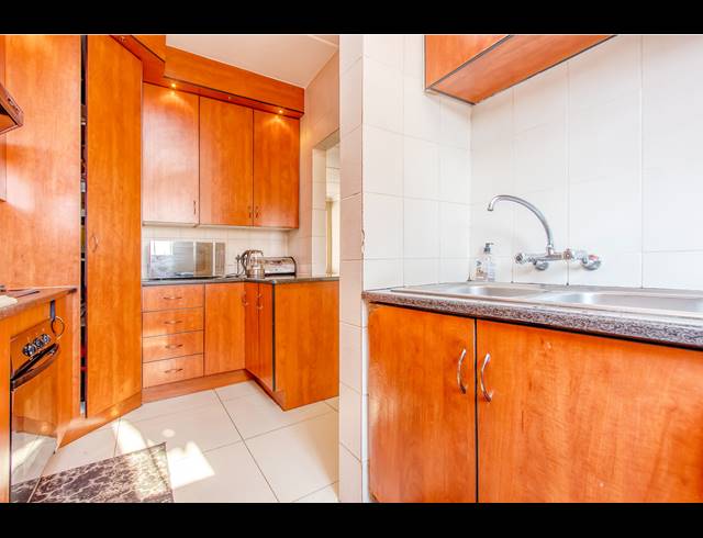 3 BEDROOM TOWNHOUSE RENTED IN RADIOKOP
